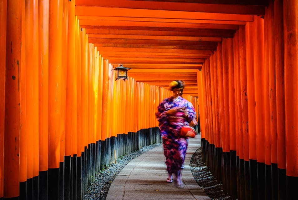 Kyoto: Kiyomizu-dera, Fushimi Inari & Gion Geisha District - Meeting at 7-Eleven JR Kyoto Station: finding Roberto is easy