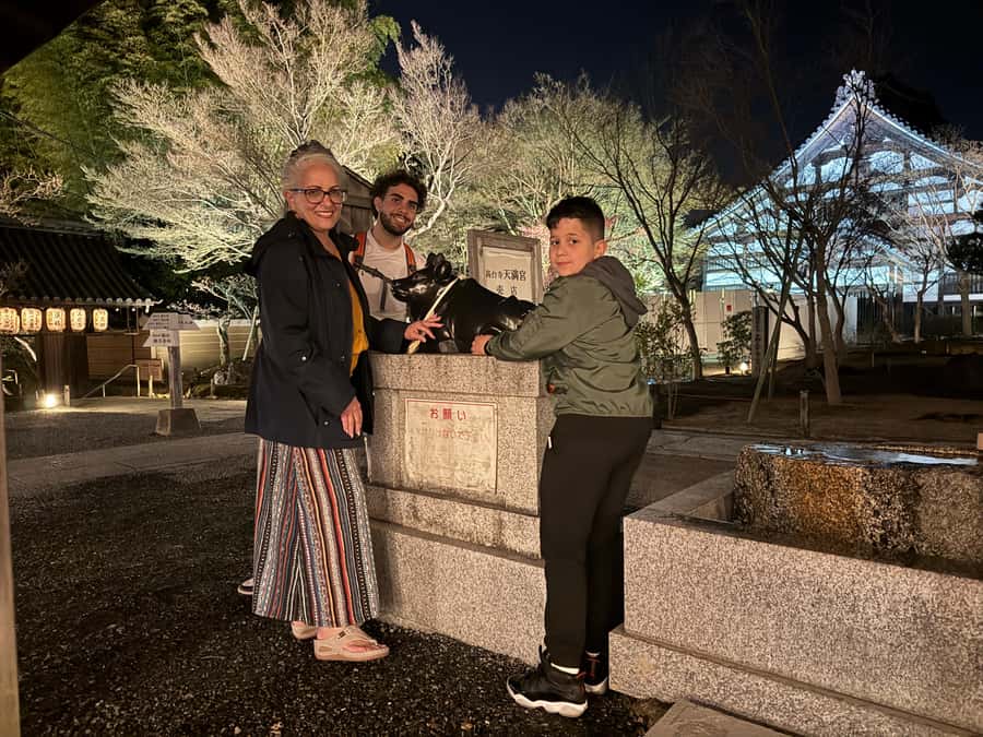 Kyoto Magic Night Walk: Gion & Fushimi Inari(Private Option) - Gion and Higashiyama at Night: Old Streets, New Perspective