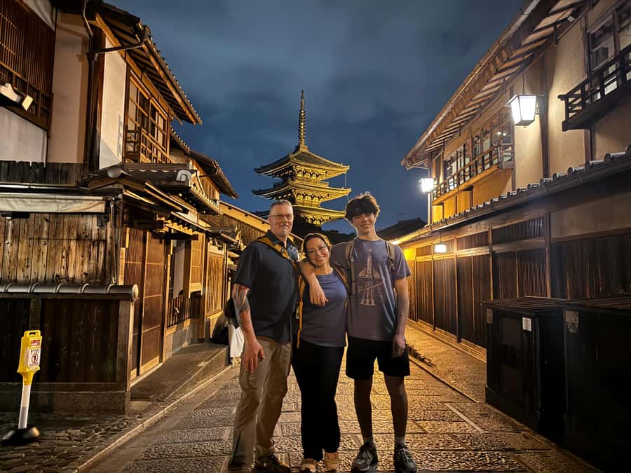 Kyoto Magic Night Walk: Gion & Fushimi Inari(Private Option) - Meeting at Izumo-no-Okuni and Getting Around on Foot