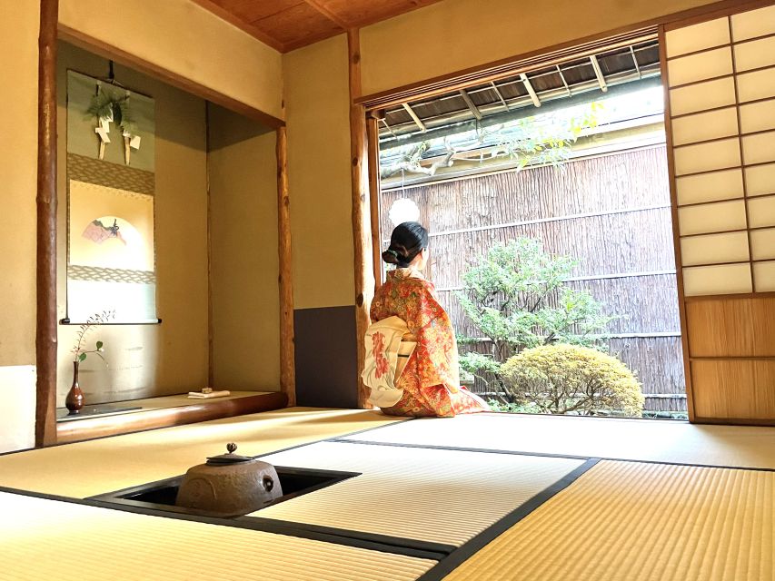 Kyoto: Maiko Happy Hour at a Historic Machiya - Inside Tondaya: a machiya you’ll actually feel