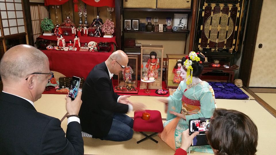Kyoto: Maiko Happy Hour at a Historic Machiya - Language, timing, and what to do with your 2 hours