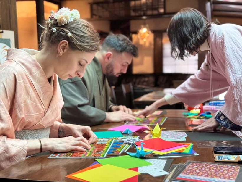 Kyoto: Mindfulness Origami Workshop, Limited 6/8–6/10 - Choosing your paper: bright colors or traditional Japanese designs