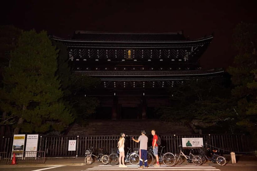 Kyoto: Night E-Bike Tour Hidden Gems & Backstreets - Kiyomizuzaka Slope and Kiyomizu-dera: Photo Stops With Purpose