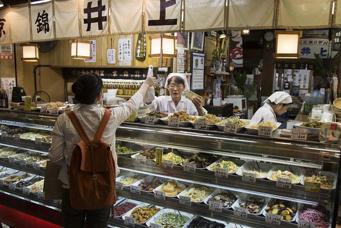 Kyoto Nishiki Market Tour - The Guide’s Job: What Changes When Someone Else Handles the Market