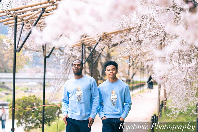 Kyoto Photo Shoot by Professional Photographer (77K Followers) - What you really get: 50–90 edited photos