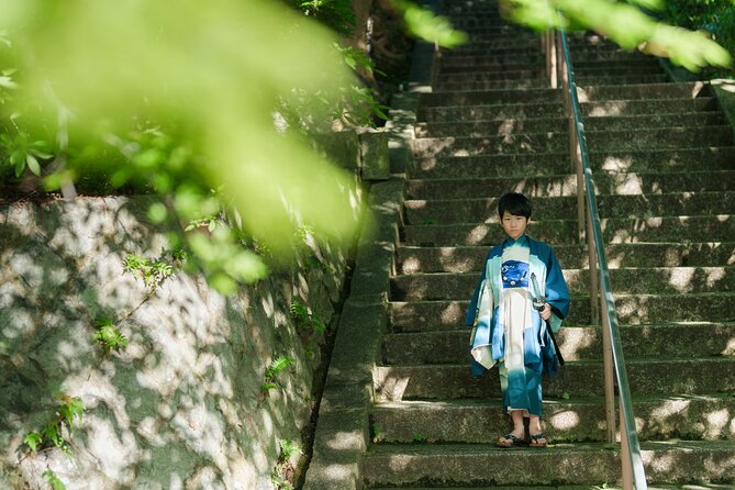 Kyoto Photo Travel with Local Guide and Personal Photographer - Fushimi Inari torii: the iconic shot that needs smart timing