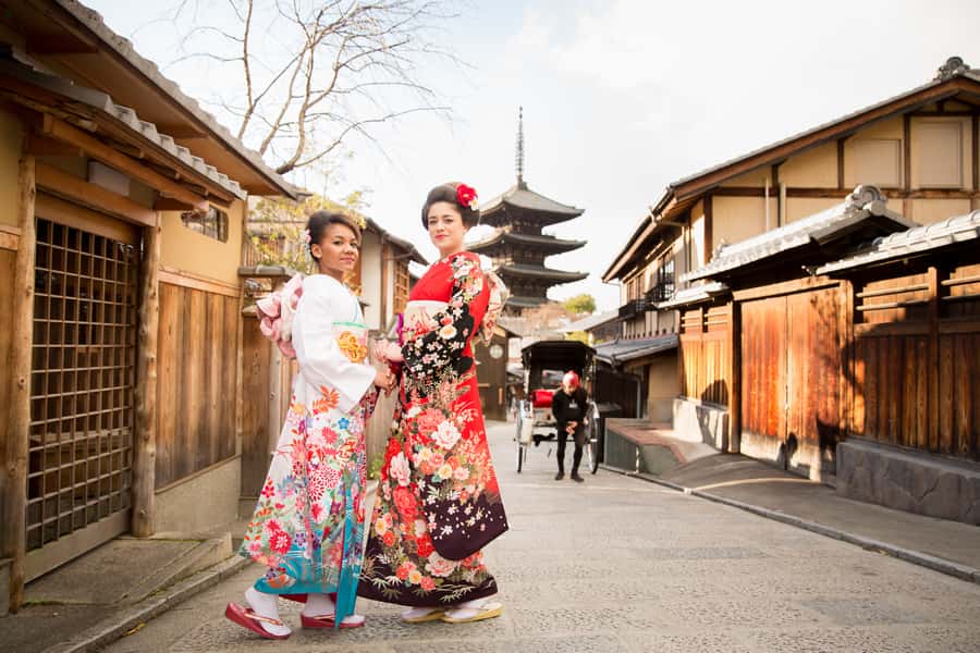 Kyoto: Premium Kimono Rental for 1 day to stroll around - From Gojo Station to an Edo-Period style shop
