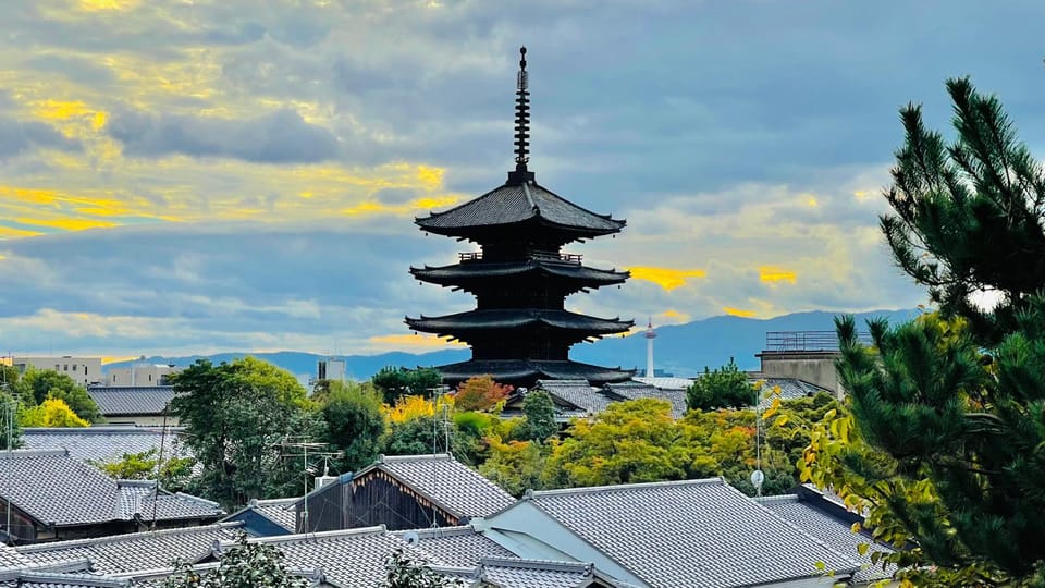 Kyoto: Private Customizable Guided tour with Luxury Vehicle - Fushimi Inari Taisha: torii gates with a guided plan