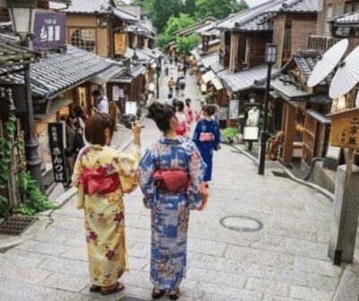 Kyoto: Private Highlights Tour with Guide and Luxury Vehicle - How the 10-Hour Kyoto Loop Feels: Fast Sightseeing, Not Chaos