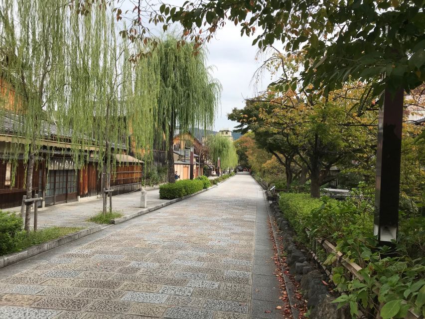 Kyoto: Private Walking Tour with Kiyomizu Temple & Gion - Key Points You’ll Notice on This Kyoto Walk