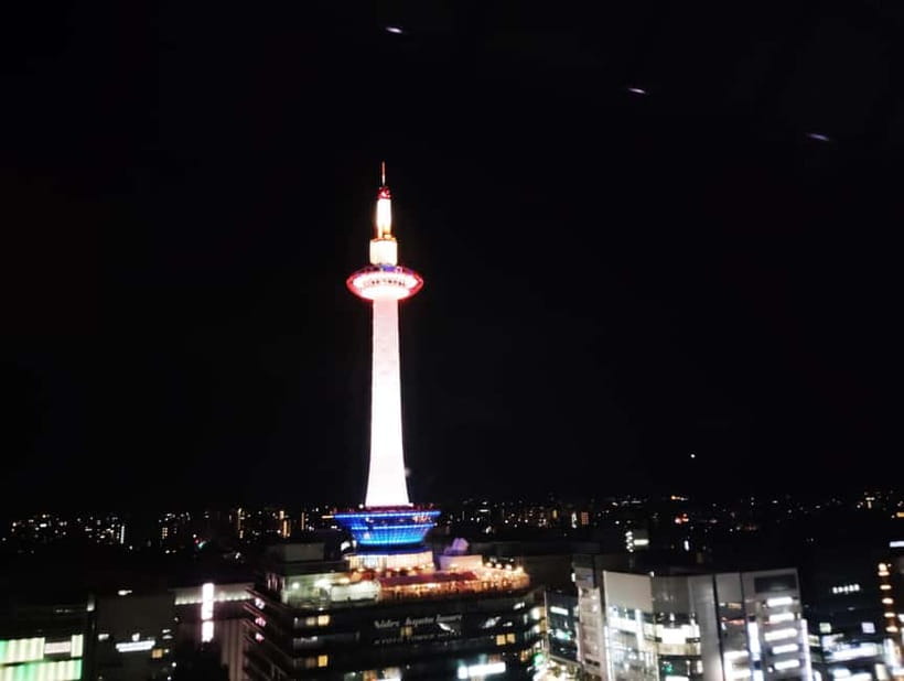 Kyoto: Station and Tower Night Tour with Light Show - Meeting at the Rashōmon Gate replica and keeping your evening smooth