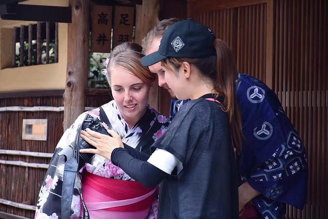 [Kyoto Street Shot] Recording every wonderful moment of travel with shutter (free kimono experience) - Free Kimono Street Photos in Gion: What You’re Really Buying