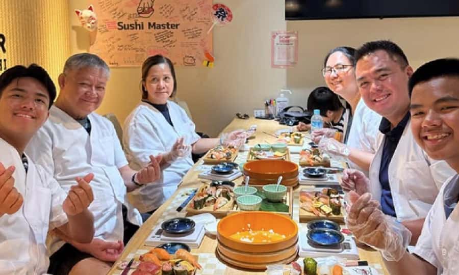 Kyoto: Sushi Making Experience in Kawaramachi - Course option 2: Temari-sushi and gunkan-maki in a more playful style