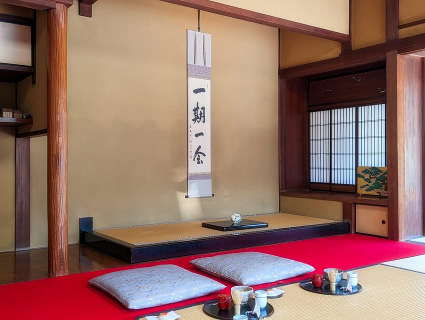 Kyoto: Tea Ceremony in a Traditional Tea House in Kiyomizu - Finding Sakaguchian in Sannenzaka: The Gate Details Matter
