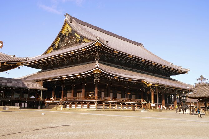 Kyoto TeamLab Biovortex & Kyoto Walking Tour - Stop 1: Nishi Honganji and the Amidadomon Gate