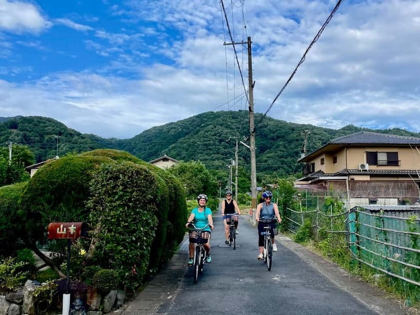 Kyoto : True Kyoto Avoid the crowds E-Bike Tour - Pace and safety: how this tour stays calm