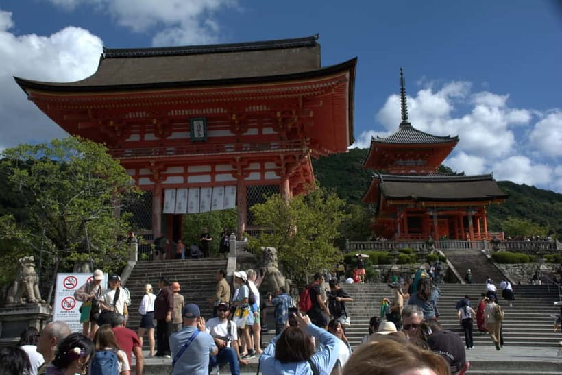 Kyoto: Walking tour Kiyomizu, Geisha District with a Local - Q&A at Each Location: The Fastest Way to Understand Kyoto