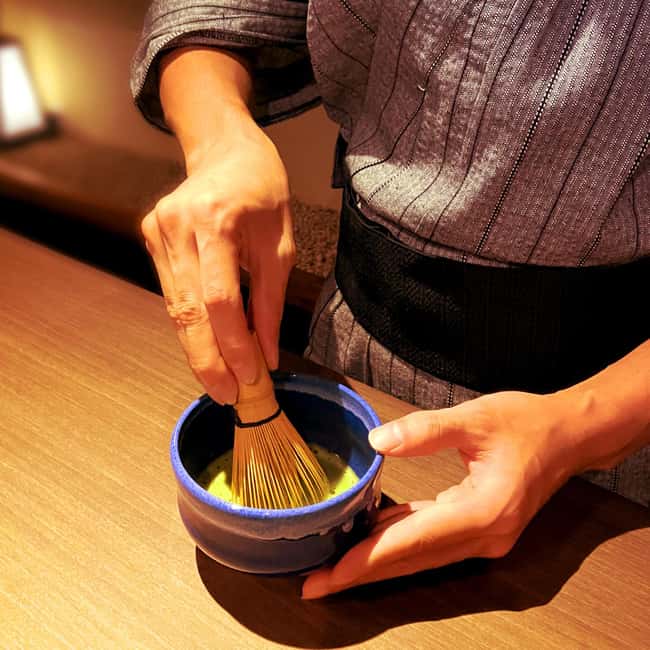 Kyoto: Wazuma Magic Show & Tea Ceremony - The 30-Minute Wazuma Magic Show: Watching Without Looking Away