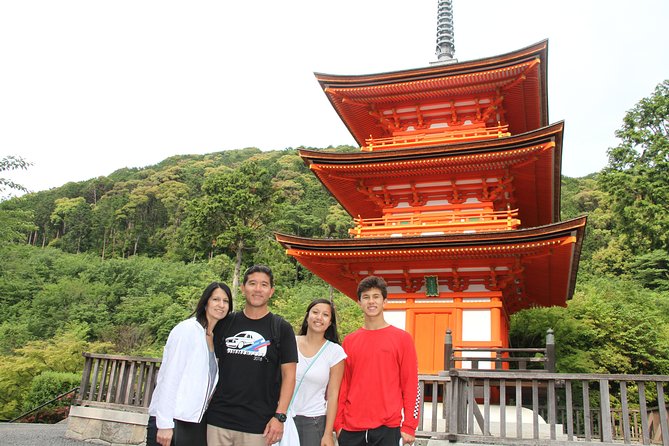Kyoto welcome tour - Gion-Shijo meeting point: convenient access and a good location to begin
