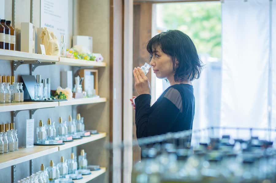 kyoto:Experience creating one-of-a-kind special fragrances - The scent wall: sampling dozens without rushing