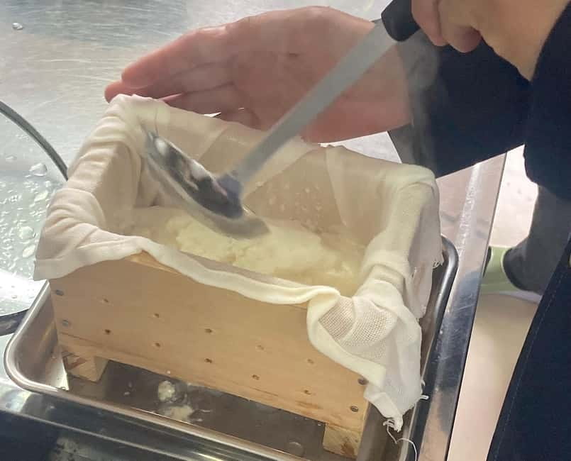 Making Fresh To-fu from soybeans in Kyoto - The unseasoned first bite: learning Japan’s tofu baseline