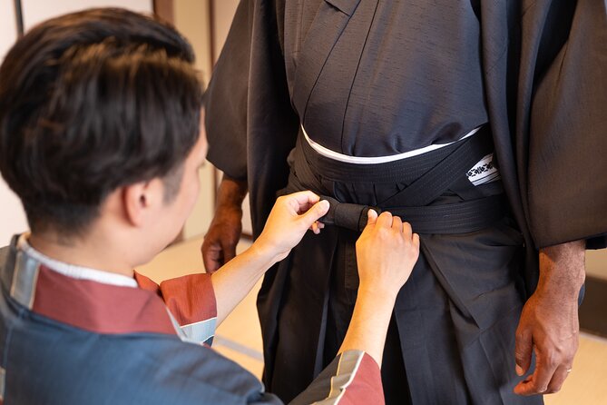 Men's Kimono Lesson and Shopping in Kyoto - Layers, meaning, and what to ask about in the store