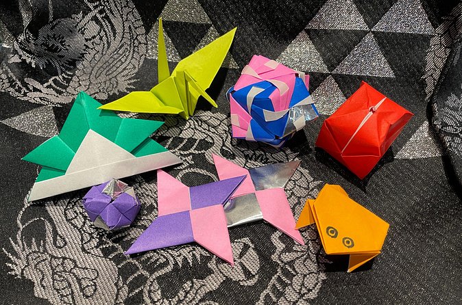 Origami Workshop Near Kiyomizu Dera Temple in Kyoto - Paper, Color Choice, and the Mini Envelope Take-Home