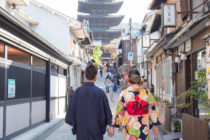 Photo Shoot with a Private Vacation Photographer in KYOTO, JAPAN - Stop 4: Pontocho district for photos that fit real Kyoto evenings