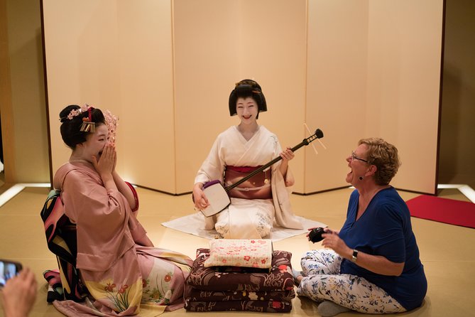 Private Dinner with Maiko and Geiko in Kyoto - Kaiseki Dinner and All-You-Can-Drink Sake That Actually Fits the Night