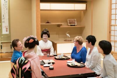 Private Dinner with Maiko and Geiko in Kyoto - The Private Welcome: Maiko and Geiko Up Close