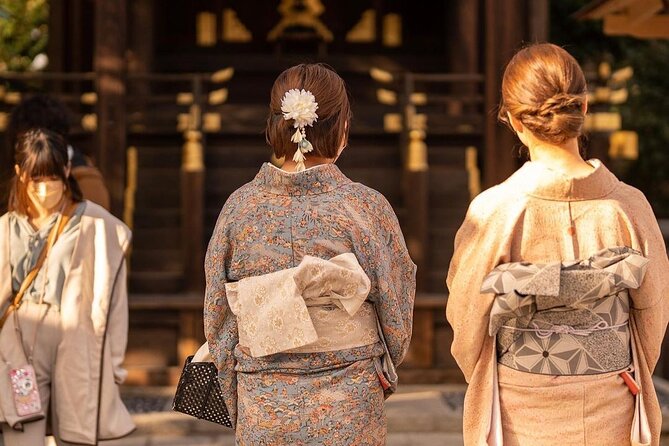 Private Guided Historical Sightseeing Tour in Kyoto - Kennin-ji: Zen calm as your midday reset