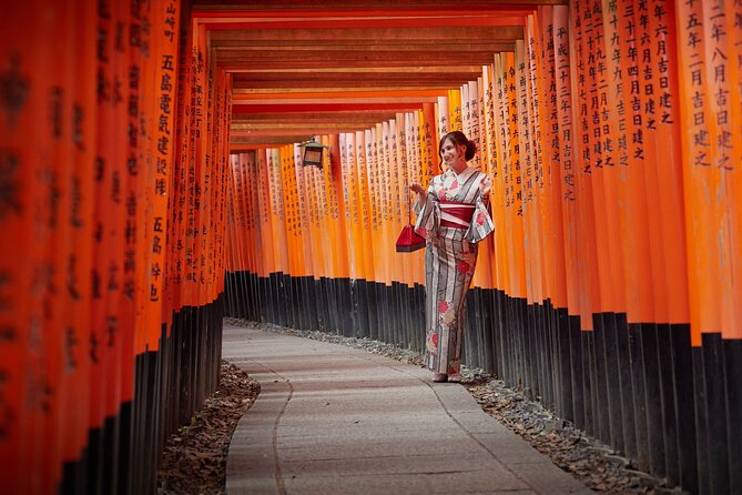 Private photo shoot & walk in Kyoto - Professional photo shoot - Optional upgrades: kimono, extensions, and retouching