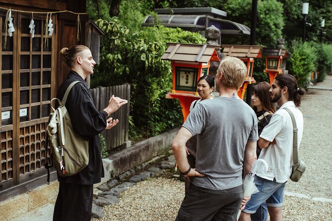Private Walking Tour in Gion and Higashiyama - Maruyama Park for seasonal color and temple-area views