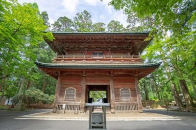Sacred Peak and Scenic View Hieizan Enryaku ji and Hiyoshi Shrine - Getting up Mount Hiei by train and cable car
