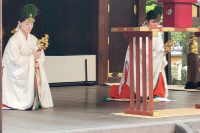 Sacred Treasure Fushimi Inari and Kiyomizu Dera Tour - Stop 1: Fushimi Inari-taisha and the torii-gate walk