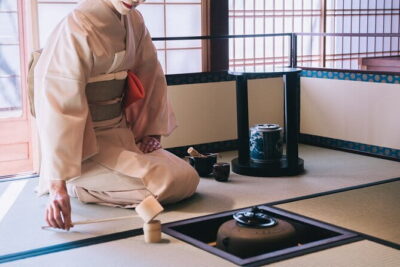 Tea Ceremony with Kimono and Professional Photoshoot in Kyoto - Watching the tea ceremony demo in a traditional house