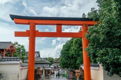 Treasures of Kyoto: Geishas & Traditions Private Tour - The route, stop by stop: kabuki, Gion lanes, shrine views
