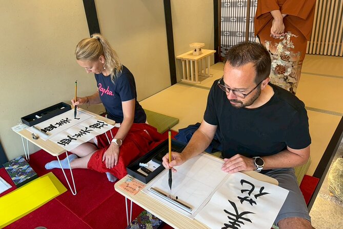 【OKADA】Kyoto Japanese calligraphy experience (shodo) - Optional Fan Art: Sensu and Uchiwa Keepsakes for Extra Gift-Worthy Writing